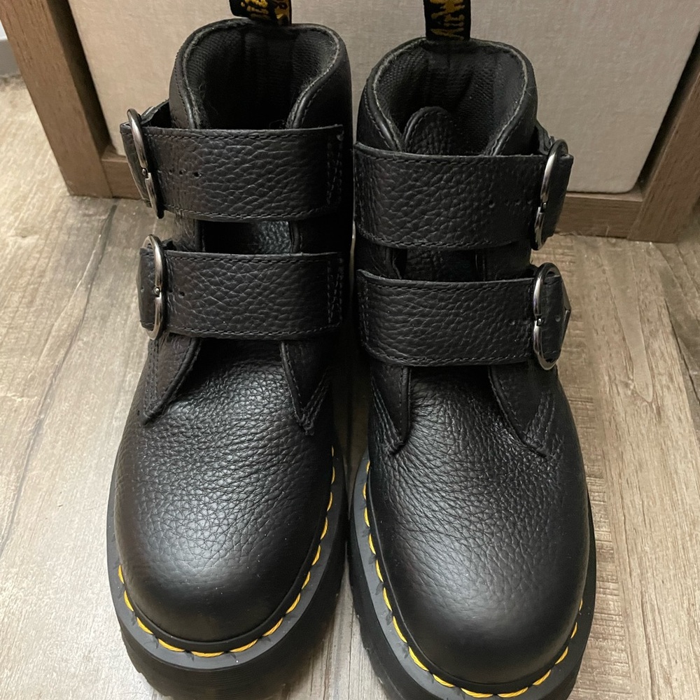 DEVON HEART LEATHER PLATFORM BOOTS